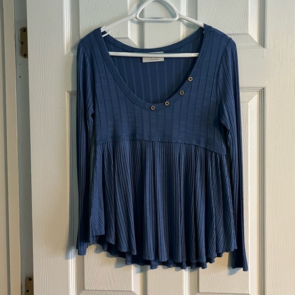 Sugarfox Long-sleeve Scoop Neck Top - Picture 1 of 5